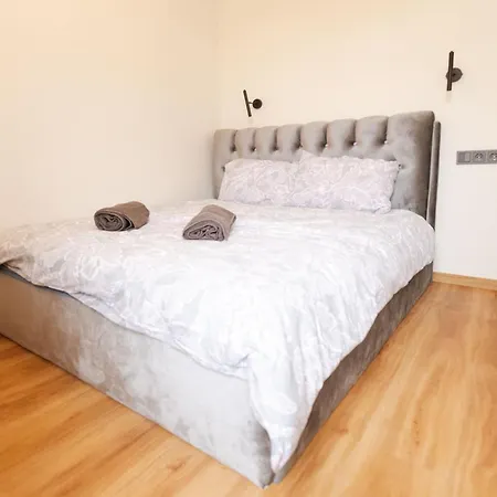 New Premium In The Old Town Of Apartment *